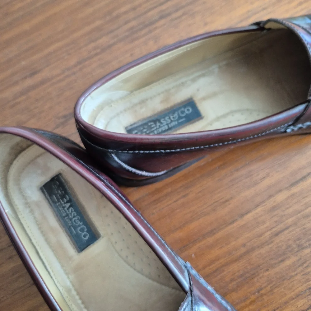 G.H. Bass & Co. wine Brown Tassel Loafers men's 8.5D